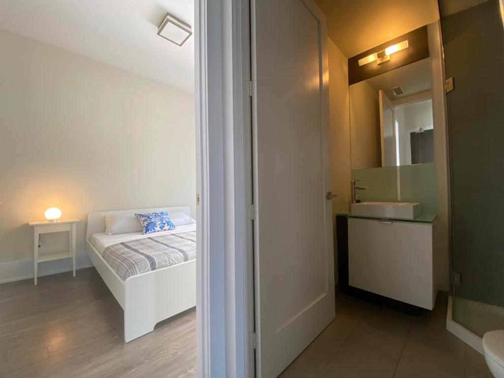 Grand View 2Br/2Ba Condos Cn Tower,Union,Tiff/Mtcc Toronto Zewnętrze zdjęcie